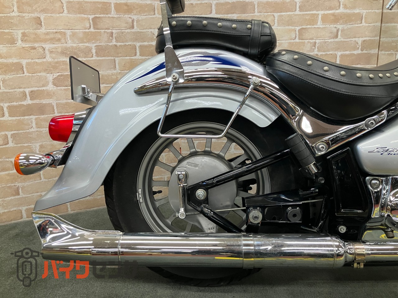 イントルーダー400クラシック　キャブレター車　エンジンガード　バックレスト　サイドサポート　ハンドル　フィッシュテールマフラー_36