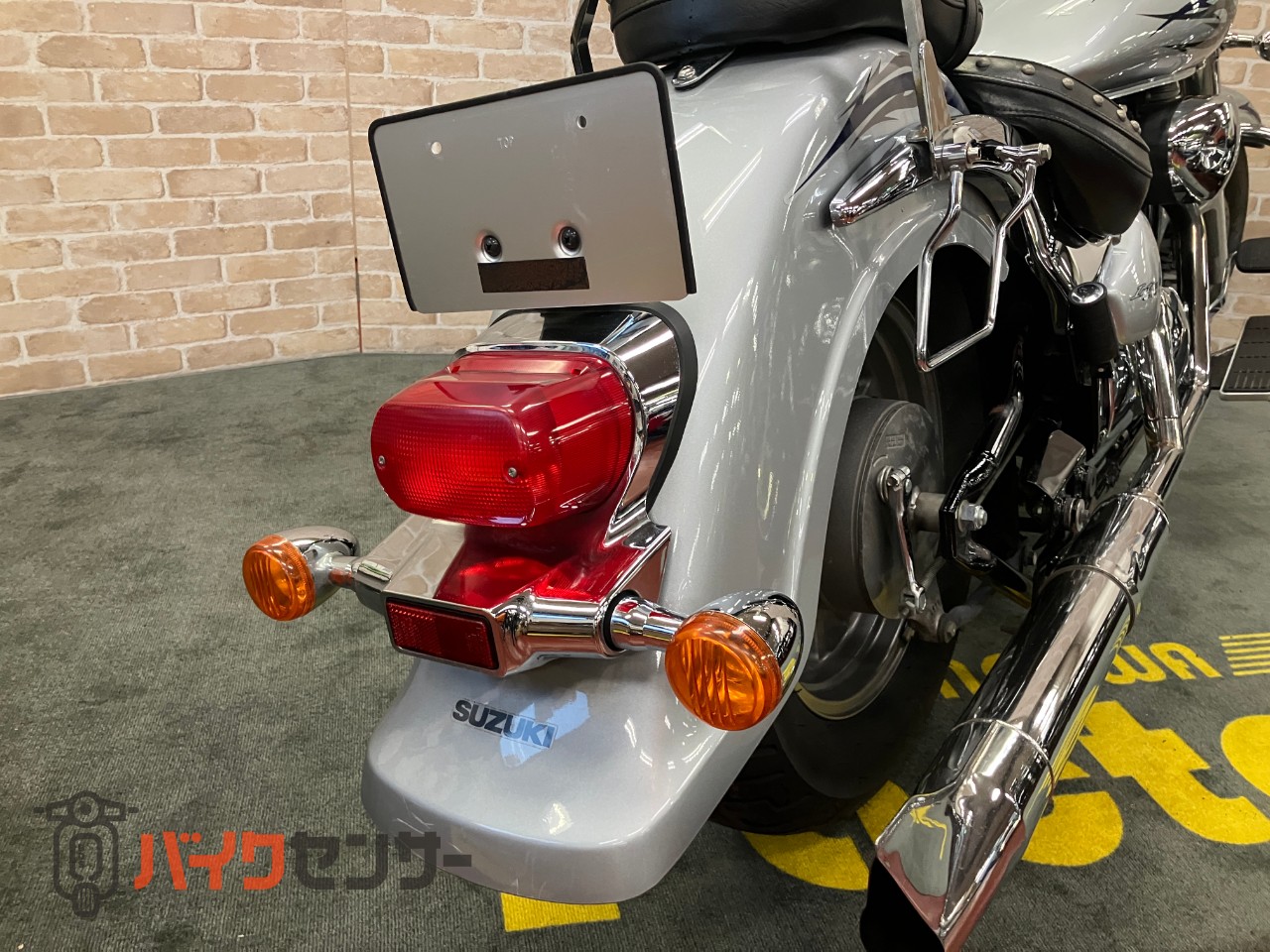 イントルーダー400クラシック　キャブレター車　エンジンガード　バックレスト　サイドサポート　ハンドル　フィッシュテールマフラー_39