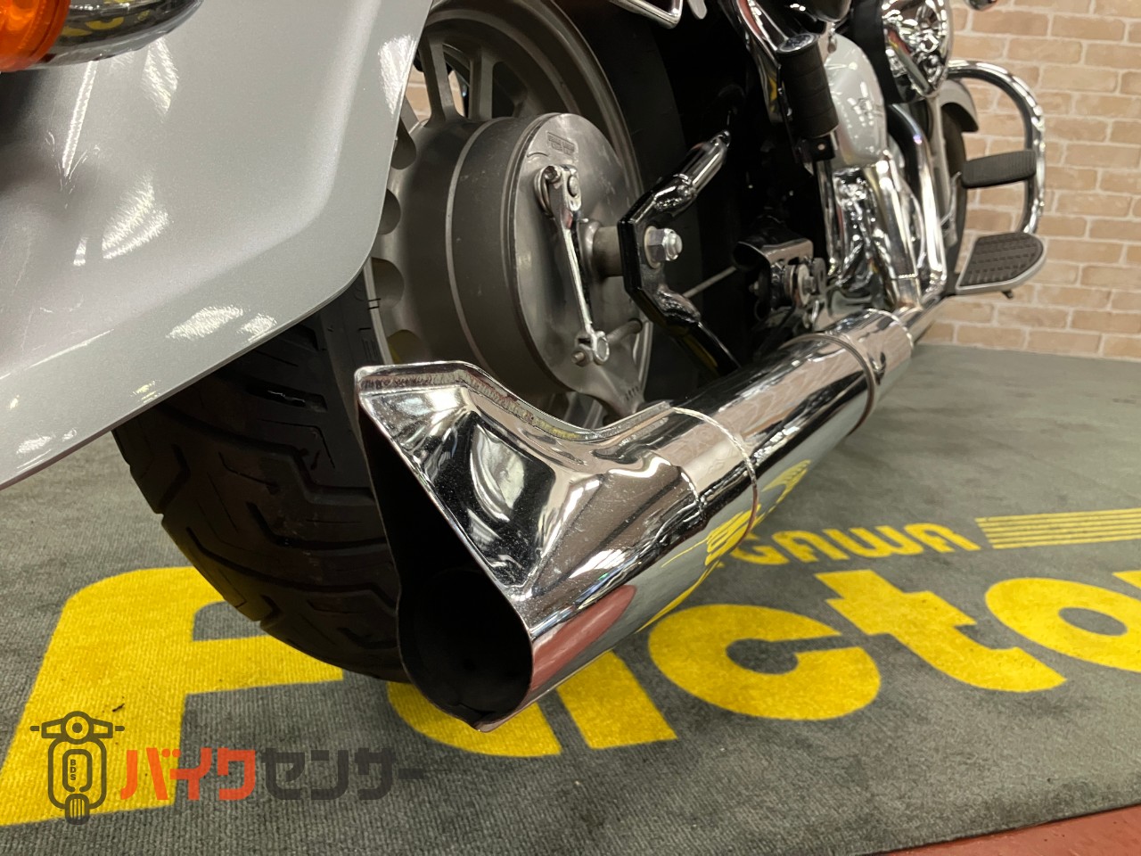 イントルーダー400クラシック　キャブレター車　エンジンガード　バックレスト　サイドサポート　ハンドル　フィッシュテールマフラー_40