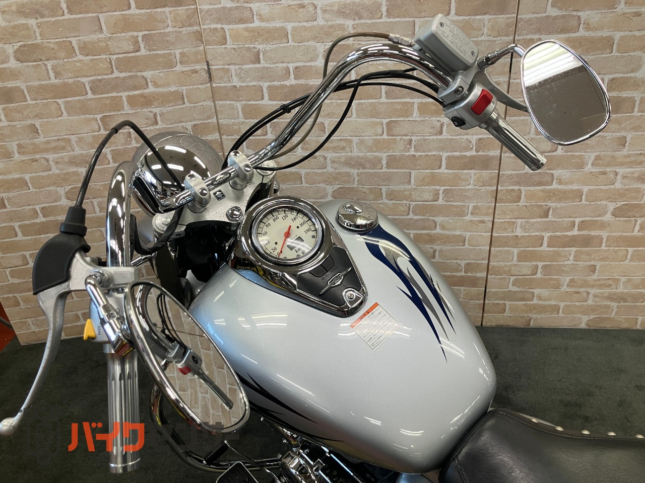 イントルーダー400クラシック　キャブレター車　エンジンガード　バックレスト　サイドサポート　ハンドル　フィッシュテールマフラー_44