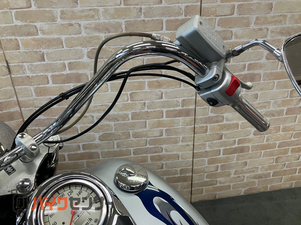 イントルーダー400クラシック　キャブレター車　エンジンガード　バックレスト　サイドサポート　ハンドル　フィッシュテールマフラー_45