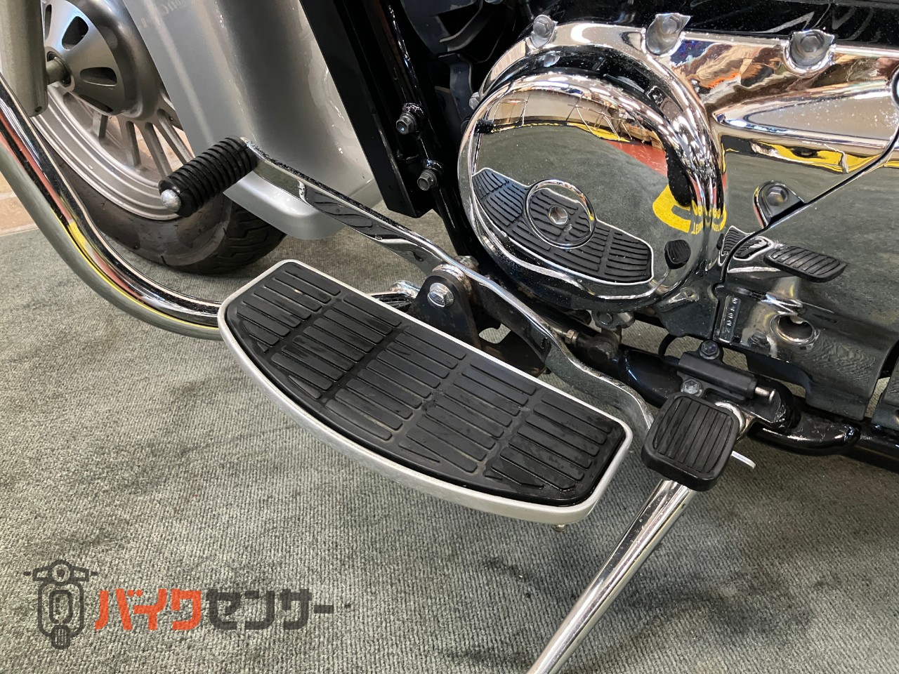 イントルーダー400クラシック　キャブレター車　エンジンガード　バックレスト　サイドサポート　ハンドル　フィッシュテールマフラー_47