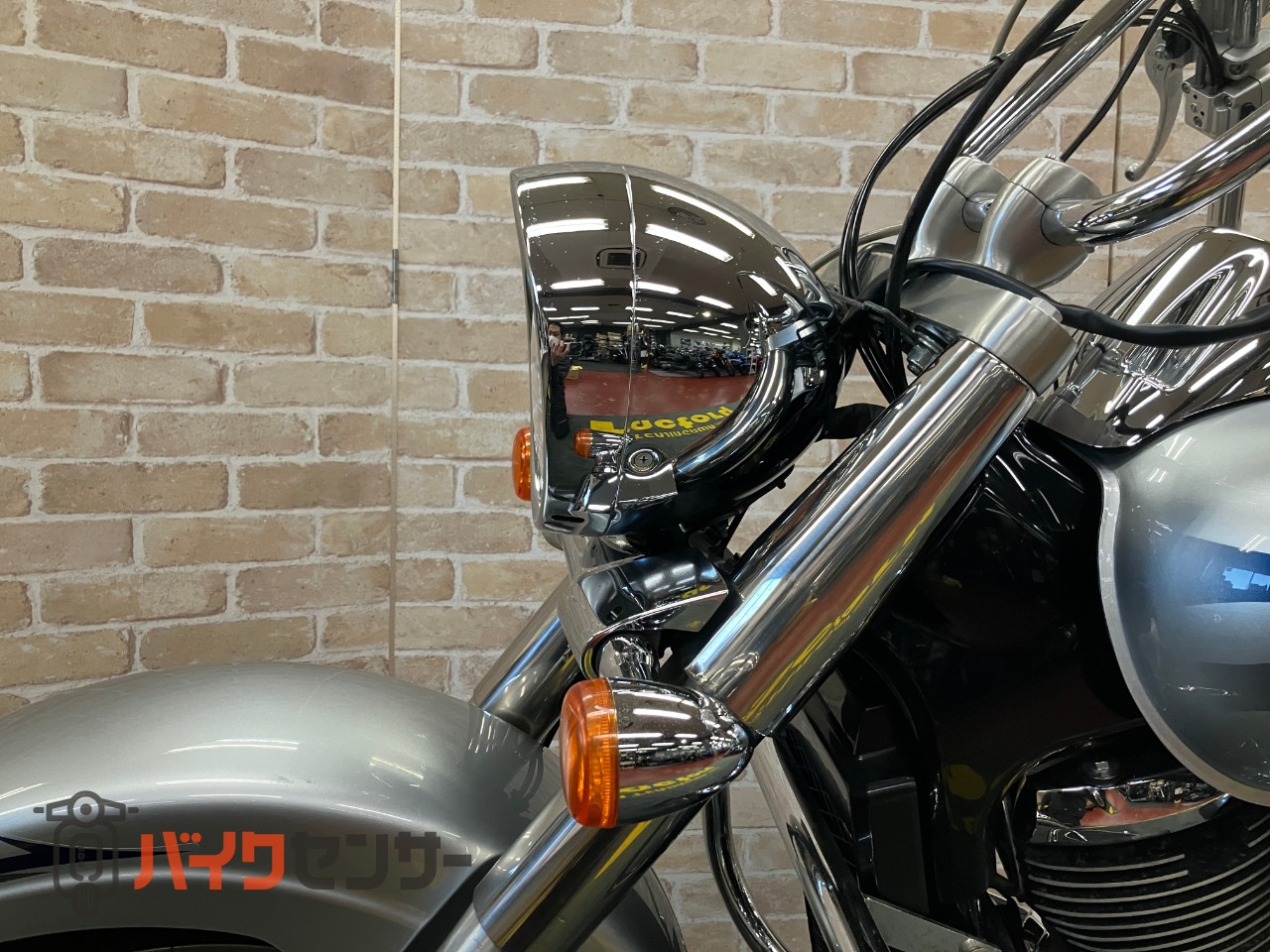 イントルーダー400クラシック　キャブレター車　エンジンガード　バックレスト　サイドサポート　ハンドル　フィッシュテールマフラー_48