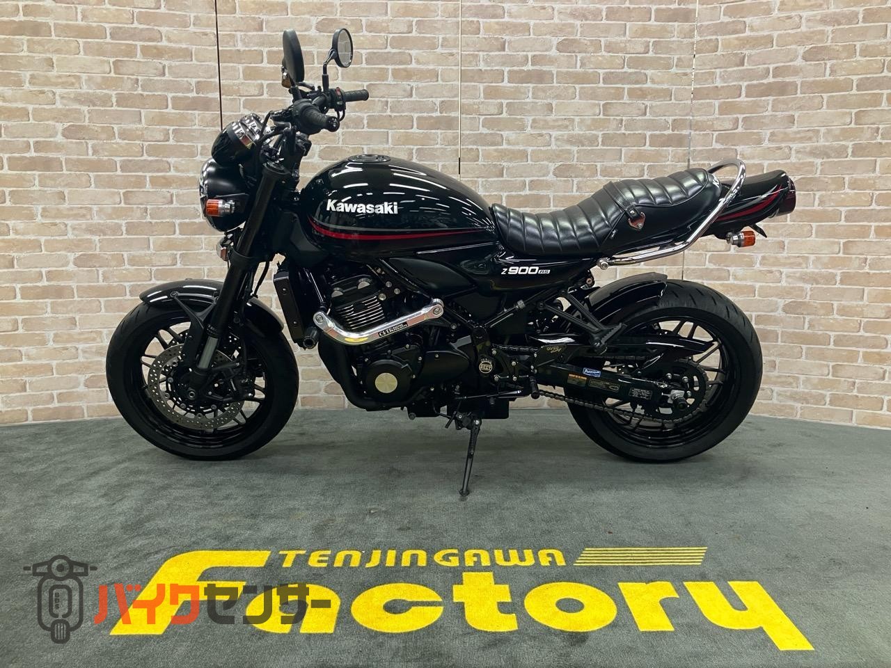 Z900RS  モリワキショート　OVERサブフレーム　バックステップ　マーシャルライト　ロングテール　フェンダーレス　シート　タンデムバー_3