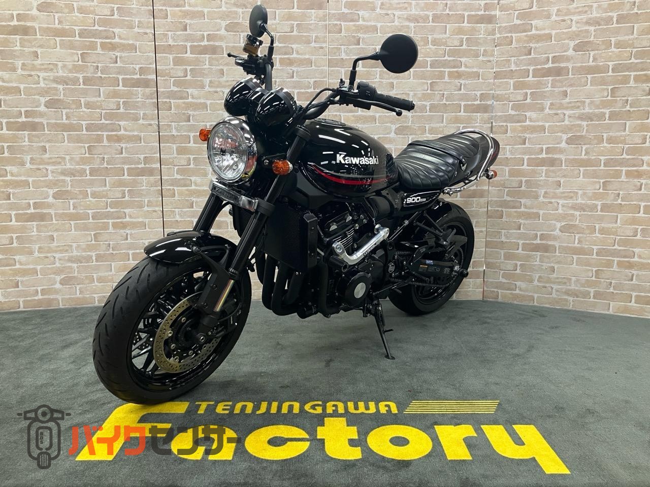 Z900RS  モリワキショート　OVERサブフレーム　バックステップ　マーシャルライト　ロングテール　フェンダーレス　シート　タンデムバー_4