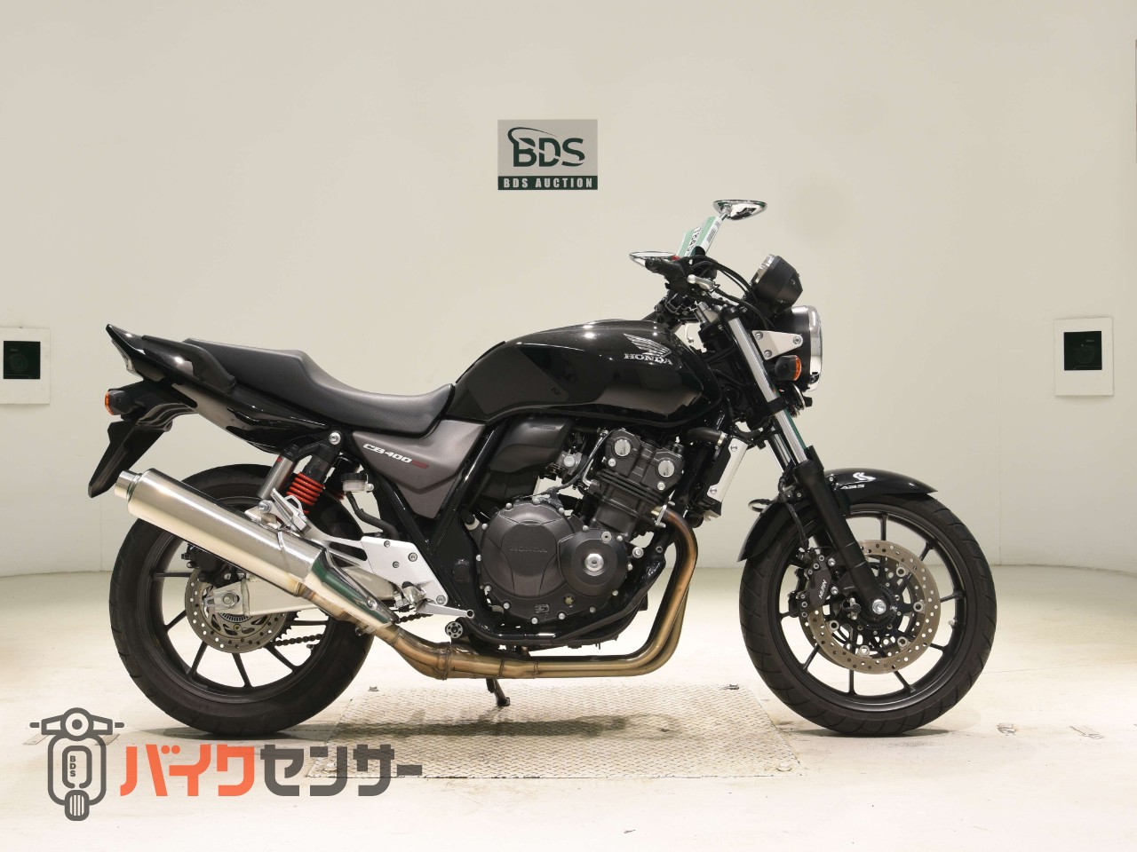 CB400 SUPER FOUR VTEC REVO　グリップヒーター　タンクパッド　エンジンガード_0