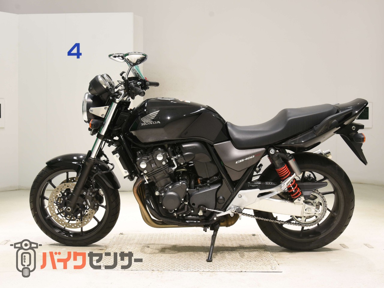CB400 SUPER FOUR VTEC REVO　グリップヒーター　タンクパッド　エンジンガード_1