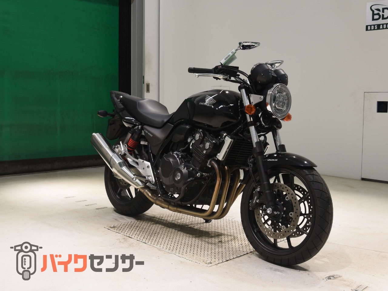 CB400 SUPER FOUR VTEC REVO　グリップヒーター　タンクパッド　エンジンガード_2