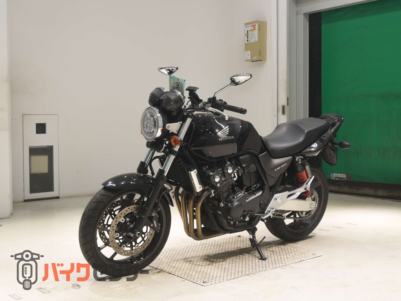 CB400 SUPER FOUR VTEC REVO　グリップヒーター　タンクパッド　エンジンガード_3
