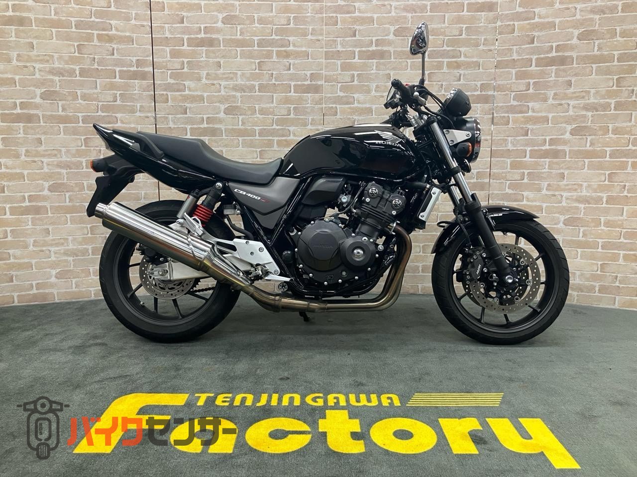 CB400 SUPER FOUR VTEC REVO　グリップヒーター　タンクパッド　エンジンガード_0