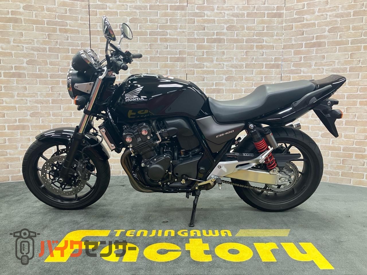 CB400 SUPER FOUR VTEC REVO　グリップヒーター　タンクパッド　エンジンガード_1