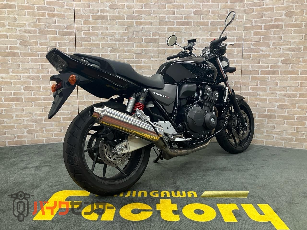 CB400 SUPER FOUR VTEC REVO　グリップヒーター　タンクパッド　エンジンガード_4