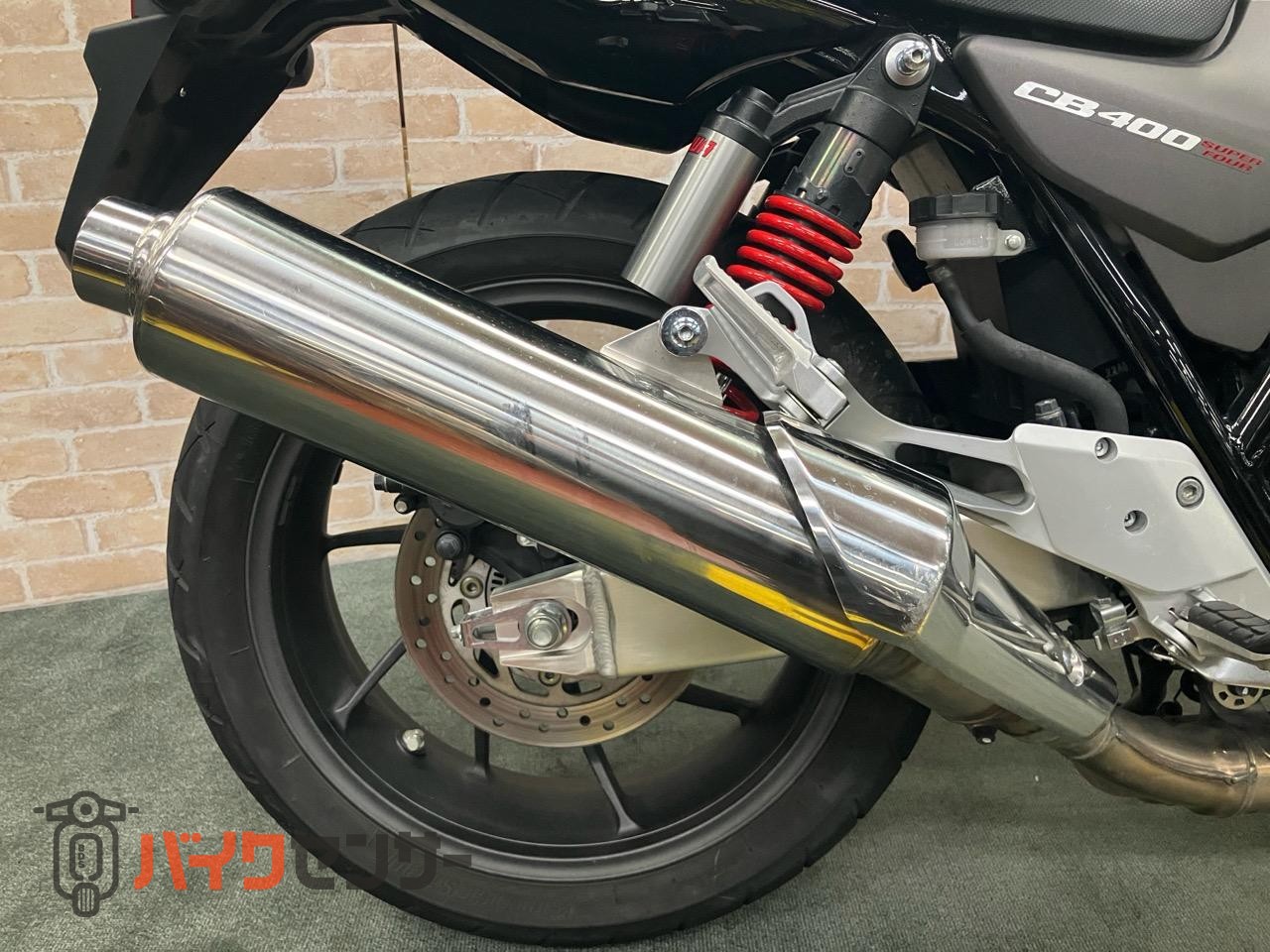 CB400 SUPER FOUR VTEC REVO　グリップヒーター　タンクパッド　エンジンガード_7