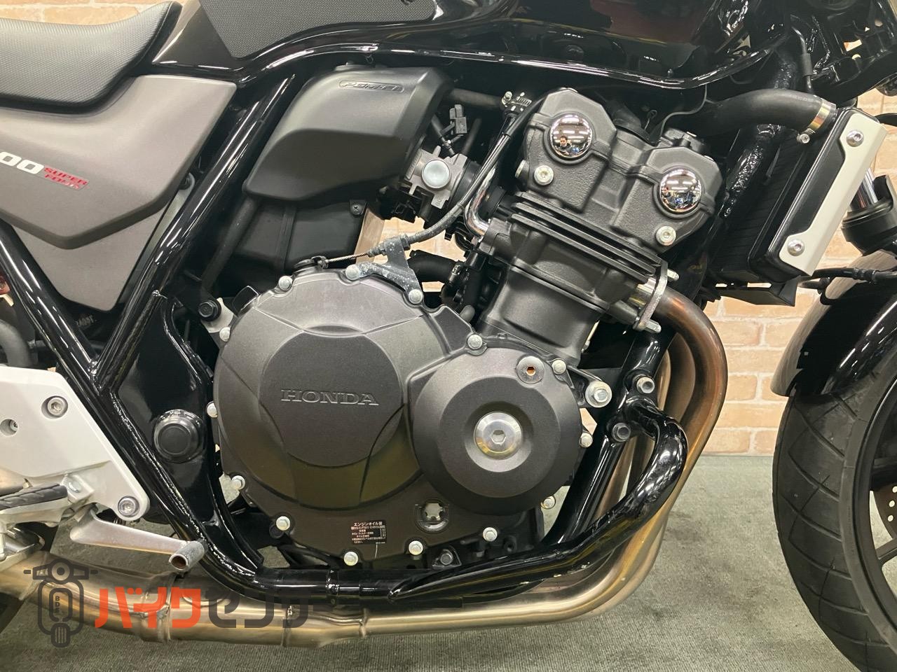 CB400 SUPER FOUR VTEC REVO　グリップヒーター　タンクパッド　エンジンガード_10