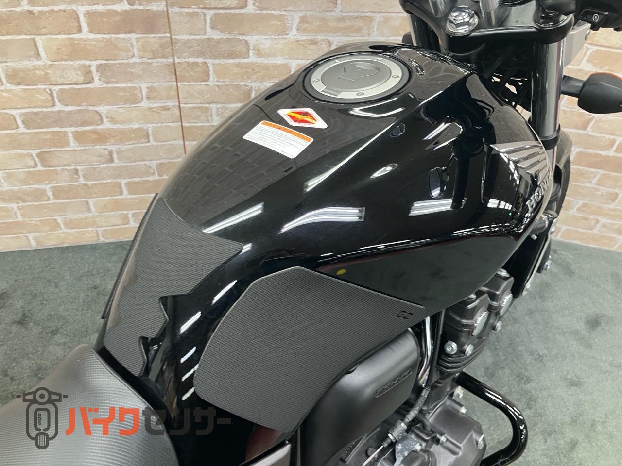 CB400 SUPER FOUR VTEC REVO　グリップヒーター　タンクパッド　エンジンガード_14