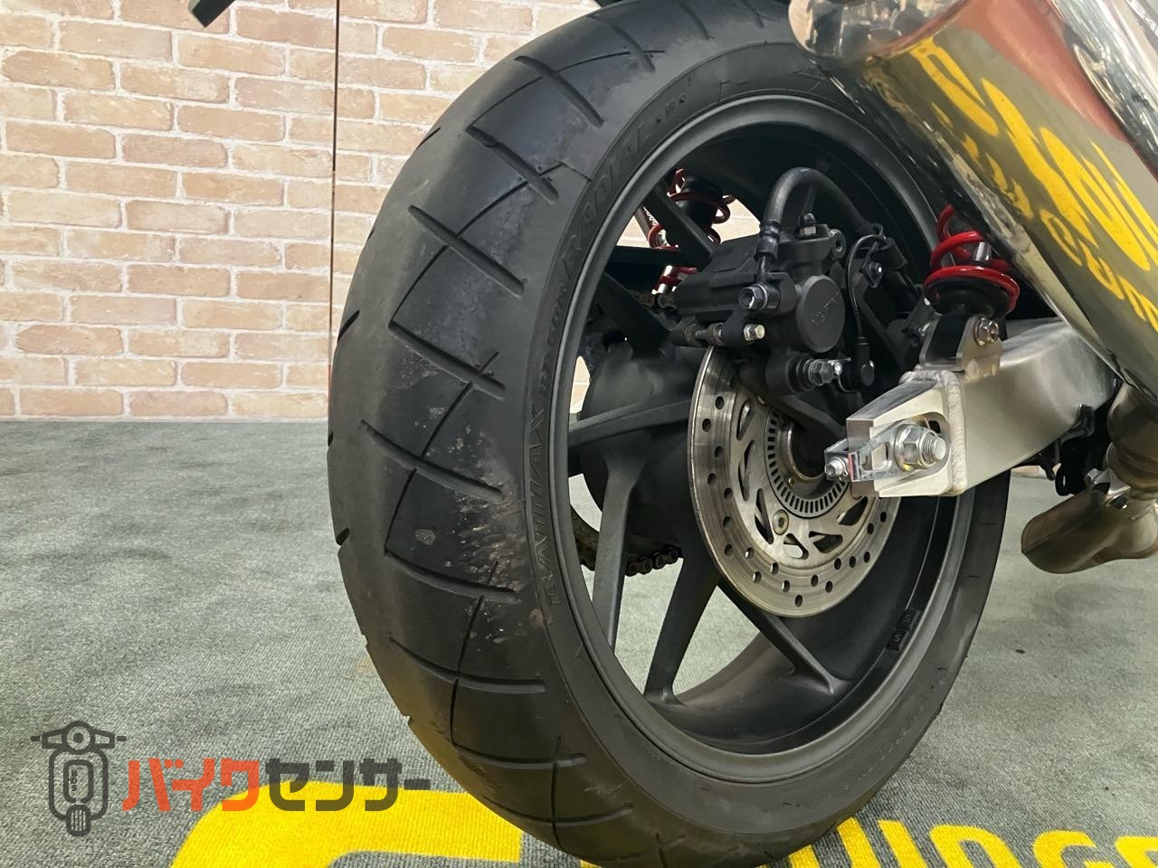 CB400 SUPER FOUR VTEC REVO　グリップヒーター　タンクパッド　エンジンガード_21