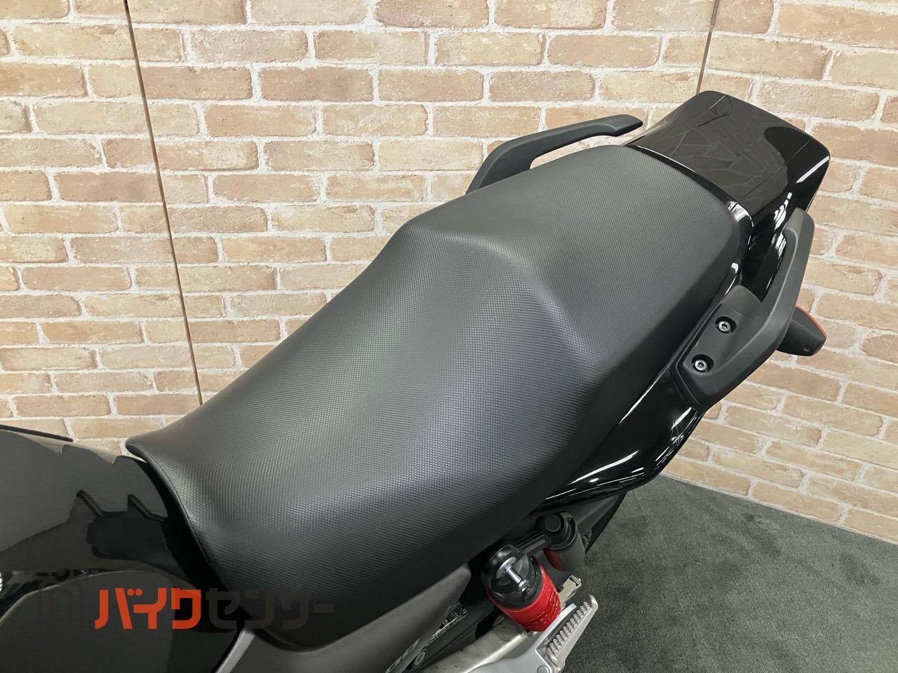 CB400 SUPER FOUR VTEC REVO　グリップヒーター　タンクパッド　エンジンガード_22