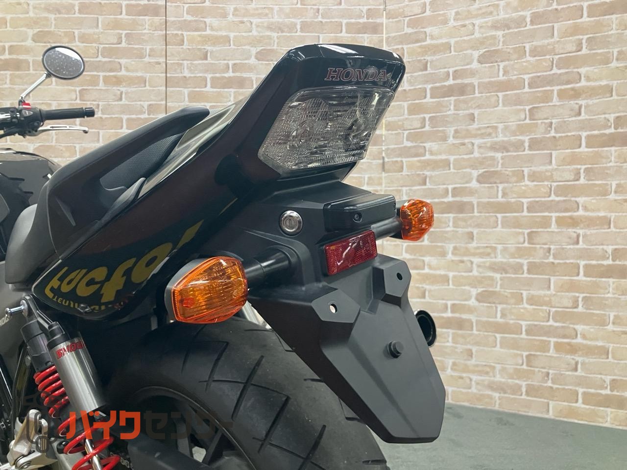 CB400 SUPER FOUR VTEC REVO　グリップヒーター　タンクパッド　エンジンガード_39