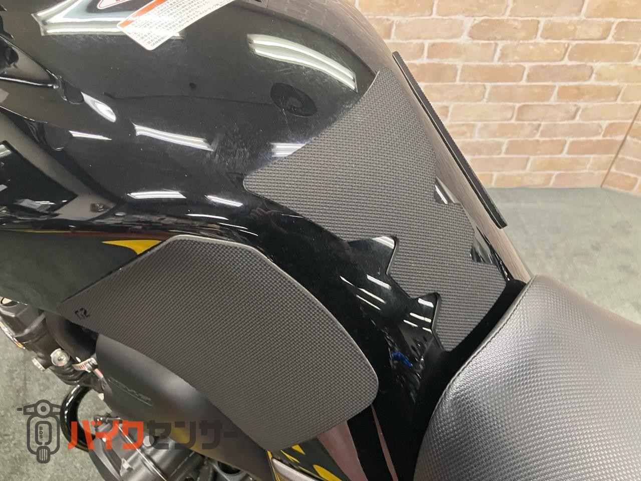 CB400 SUPER FOUR VTEC REVO　グリップヒーター　タンクパッド　エンジンガード_40