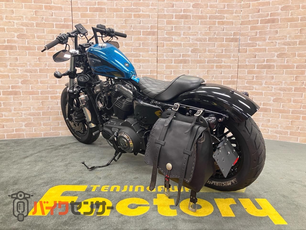 XL1200X フォーティエイト　パフォーマンスマシンエアクリ　バンス　ショートショット　メーター移設　タンクアップ　LEDヘットライト_5