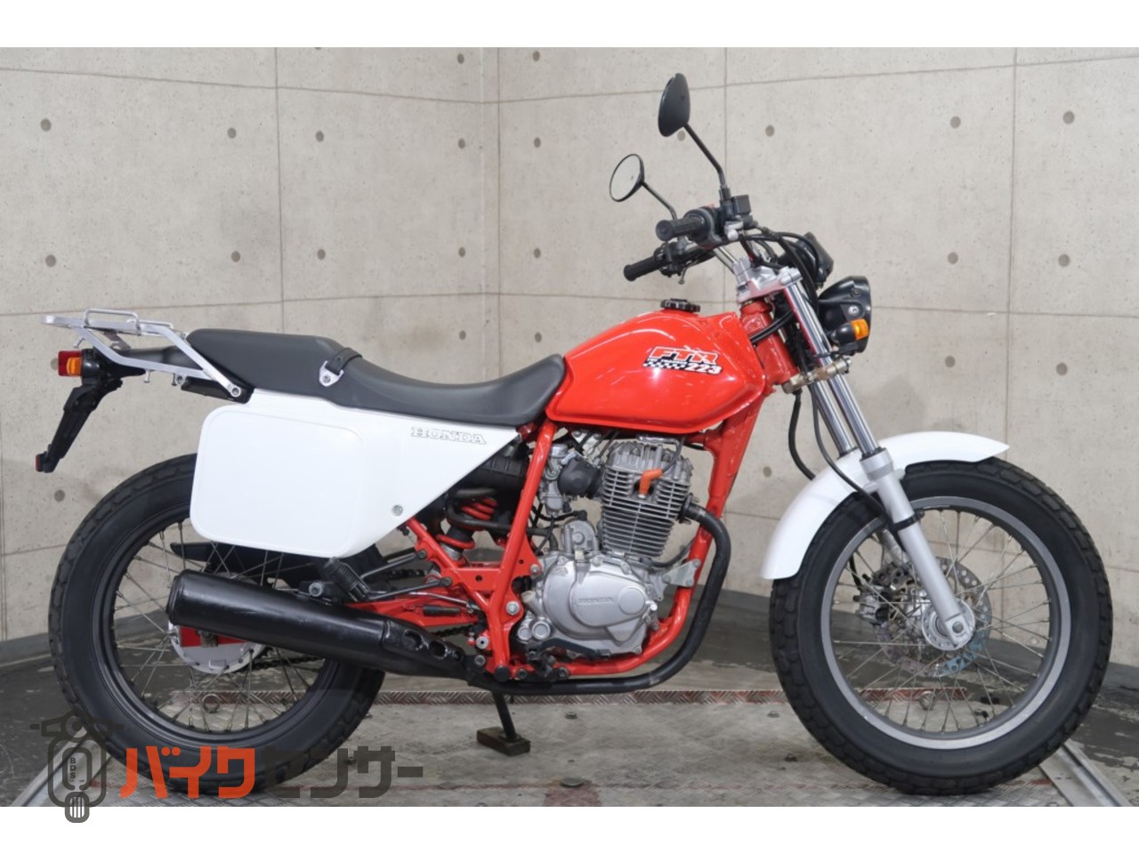 ホンダ FTR223 MC34 リアキャリア 74409 B625793| BDSバイクセンサー
