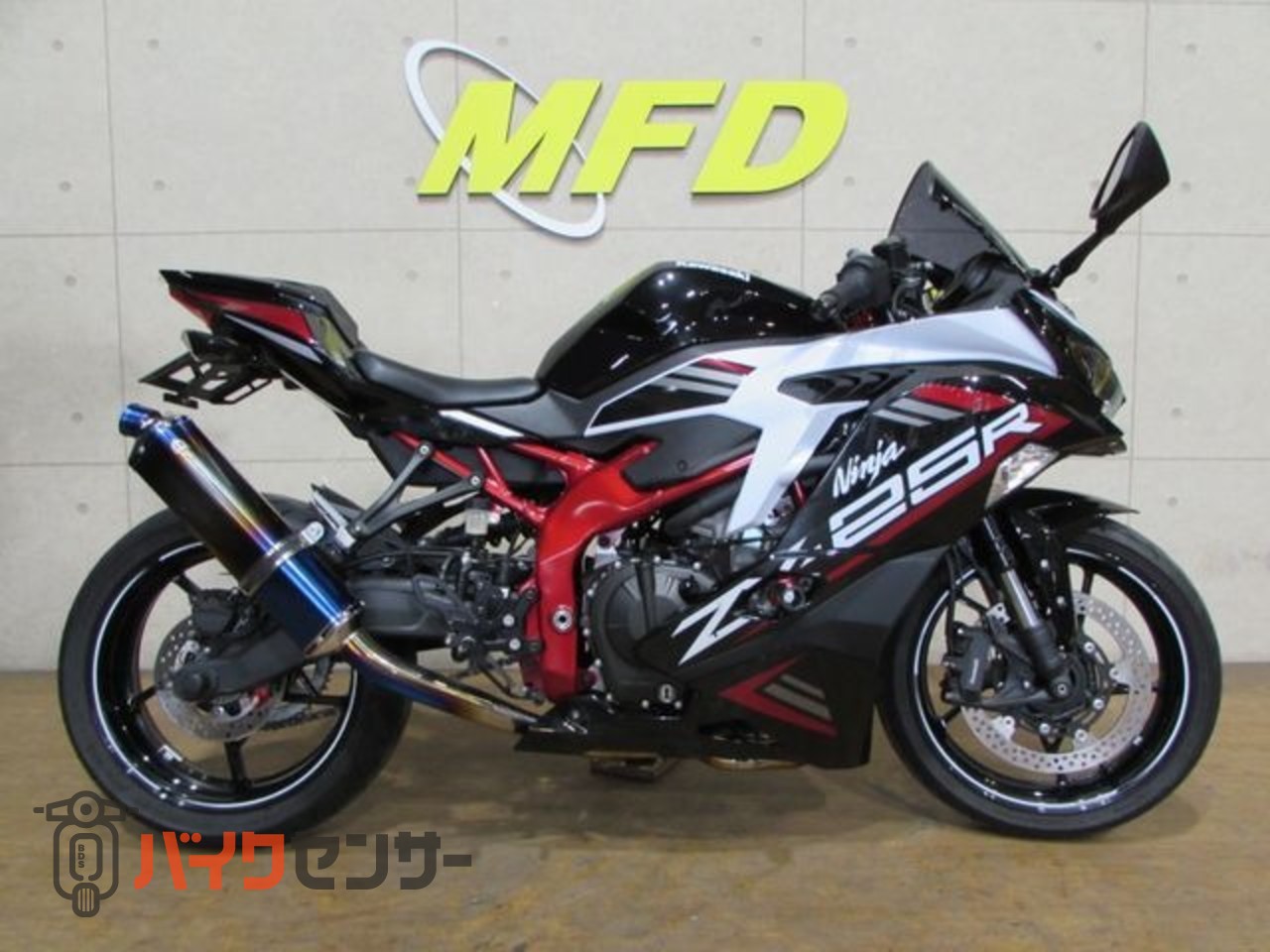 カワサキ Ninja ZX-25R SE EVATEKフルエキ、純正オプションETC2.0