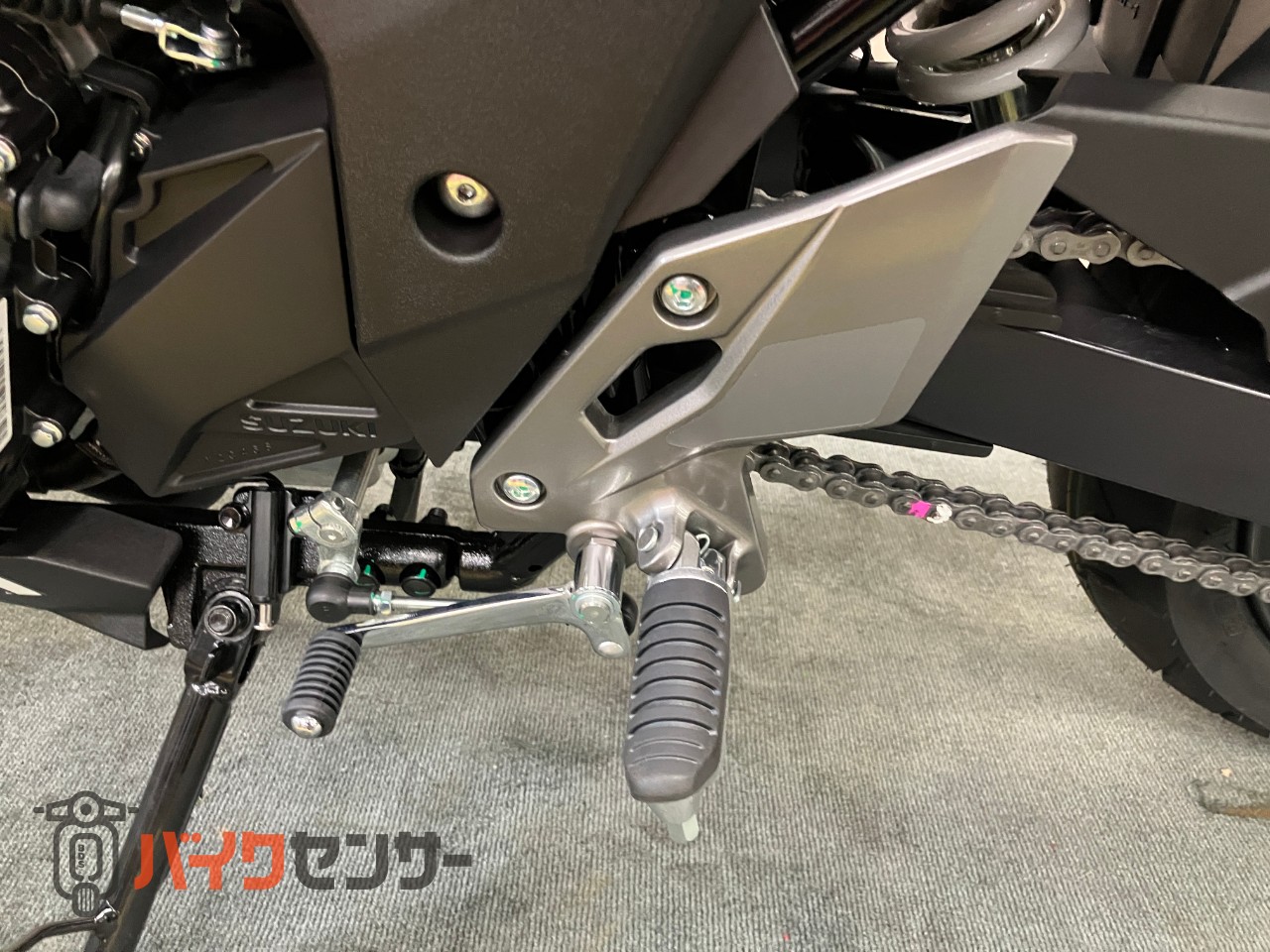 GSX250R　M4モデル　LEDヘッドライト　SEPエンジン　4サイクル水冷2気筒_17