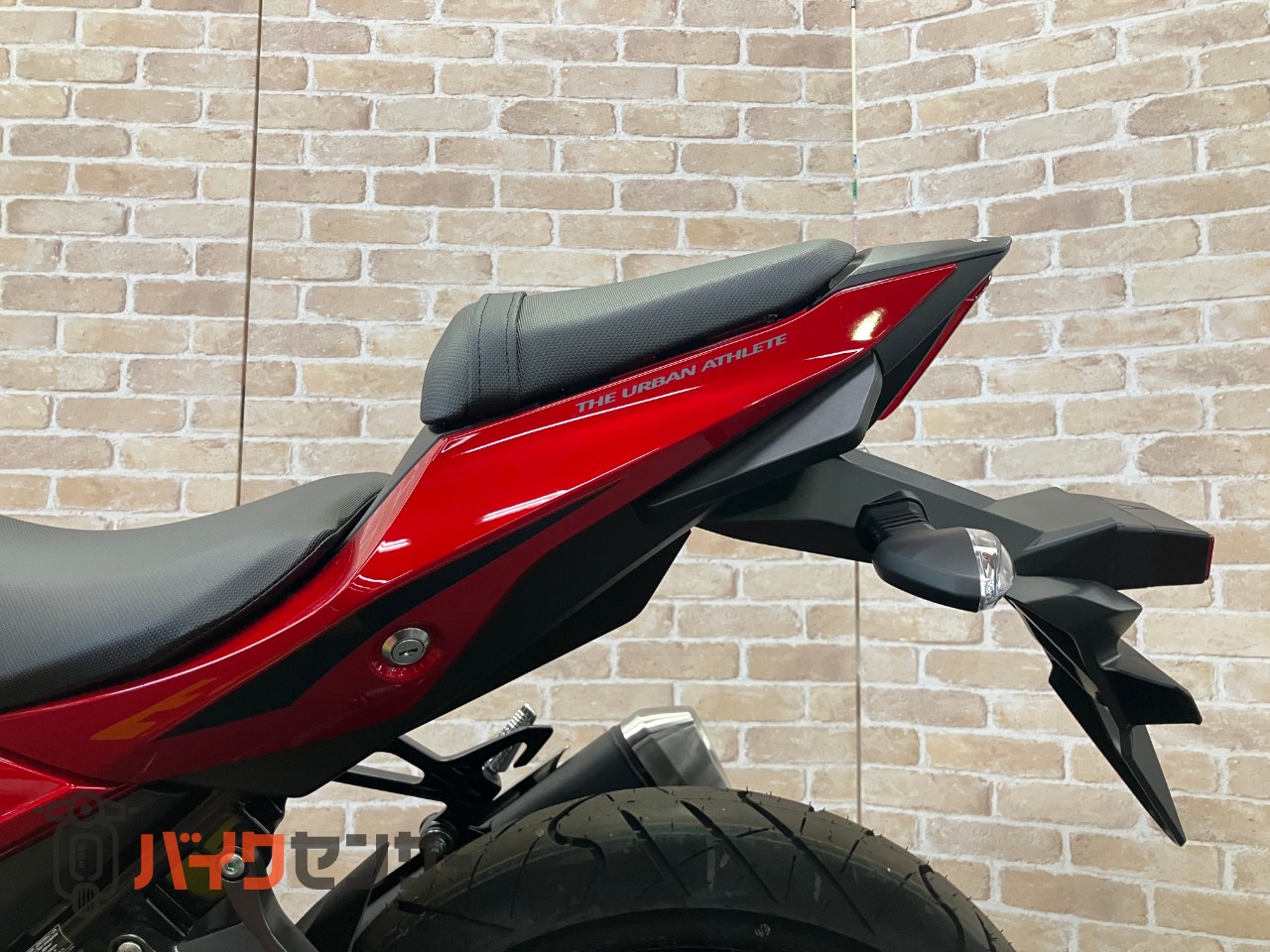 GSX250R　M4モデル　LEDヘッドライト　SEPエンジン　4サイクル水冷2気筒_20