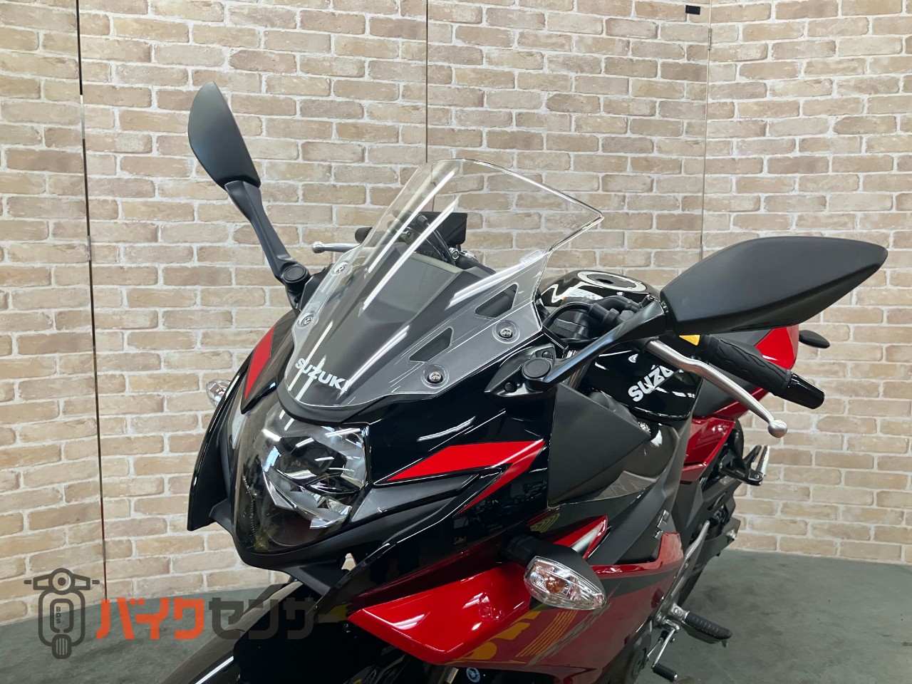 GSX250R　M4モデル　LEDヘッドライト　SEPエンジン　4サイクル水冷2気筒_21