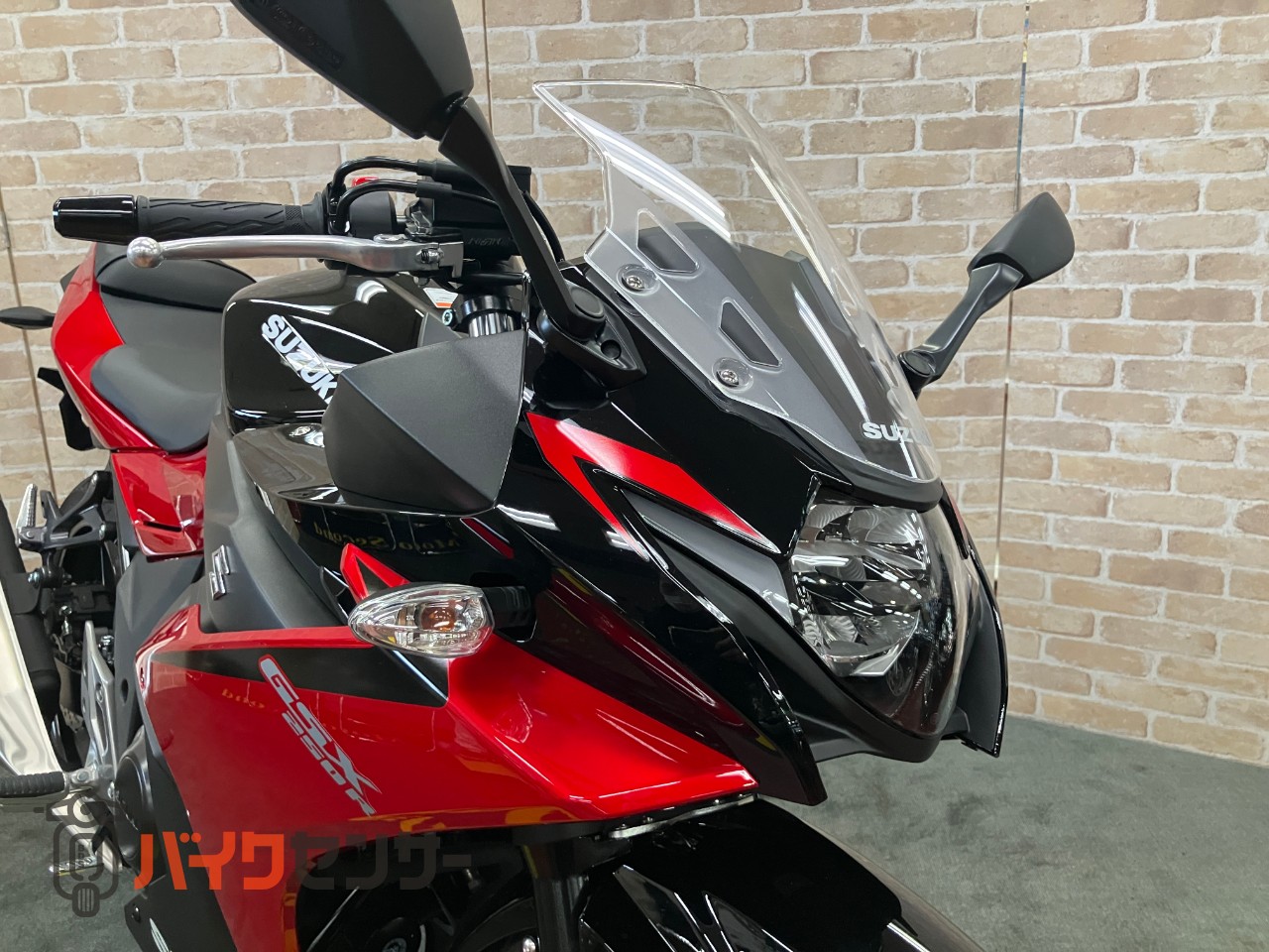 GSX250R　M4モデル　LEDヘッドライト　SEPエンジン　4サイクル水冷2気筒_24