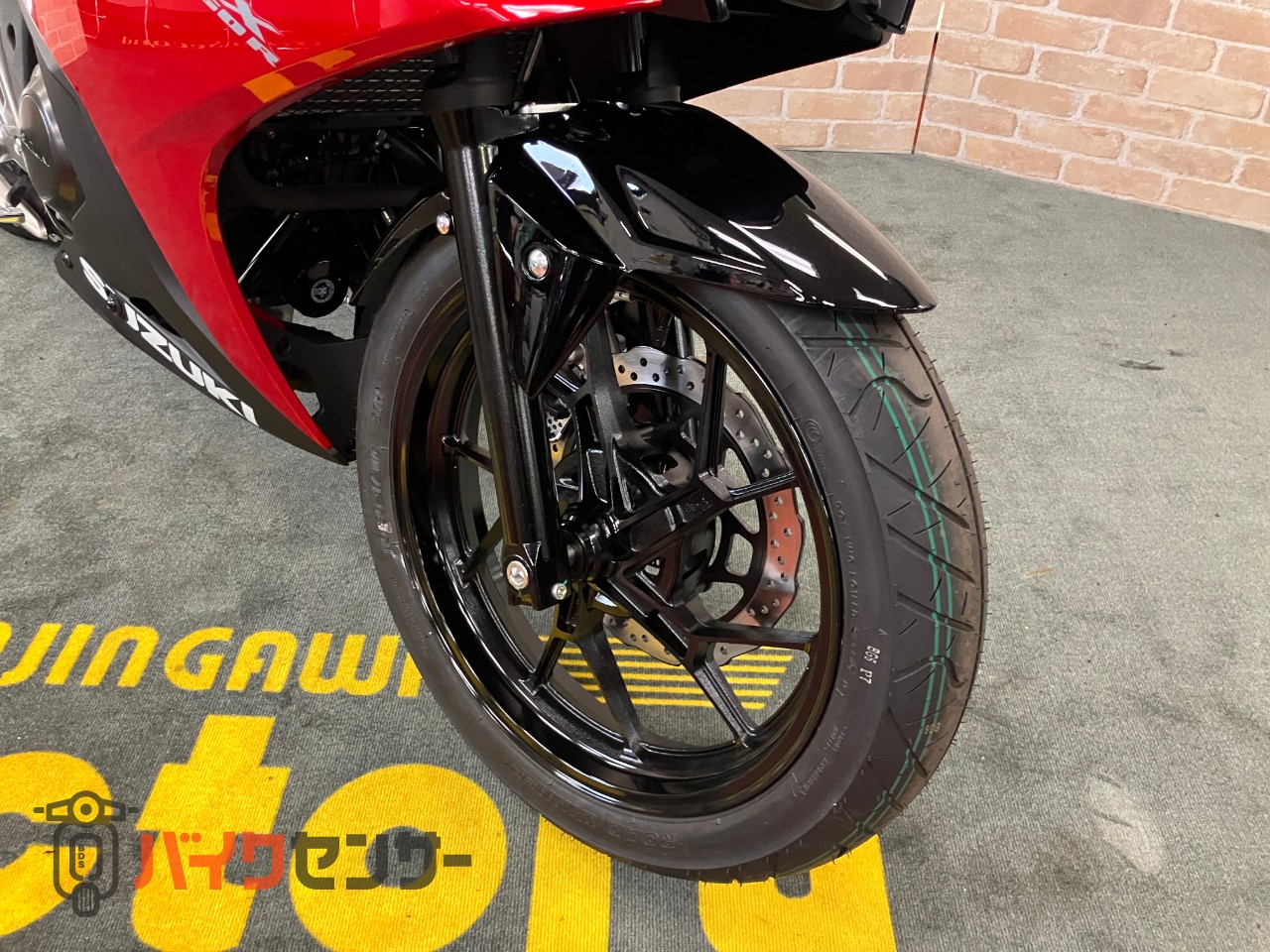 GSX250R　M4モデル　LEDヘッドライト　SEPエンジン　4サイクル水冷2気筒_25