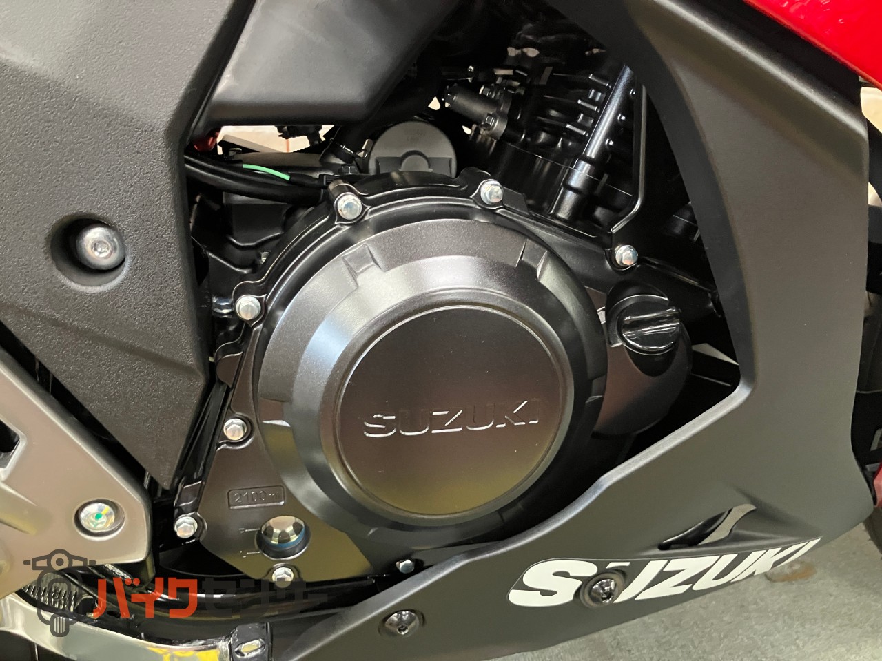 GSX250R　M4モデル　LEDヘッドライト　SEPエンジン　4サイクル水冷2気筒_35