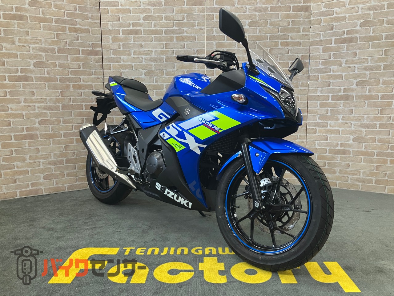 GSX250RM4モデル　LEDヘッドライト　SEPエンジン　4サイクル水冷2気筒_0