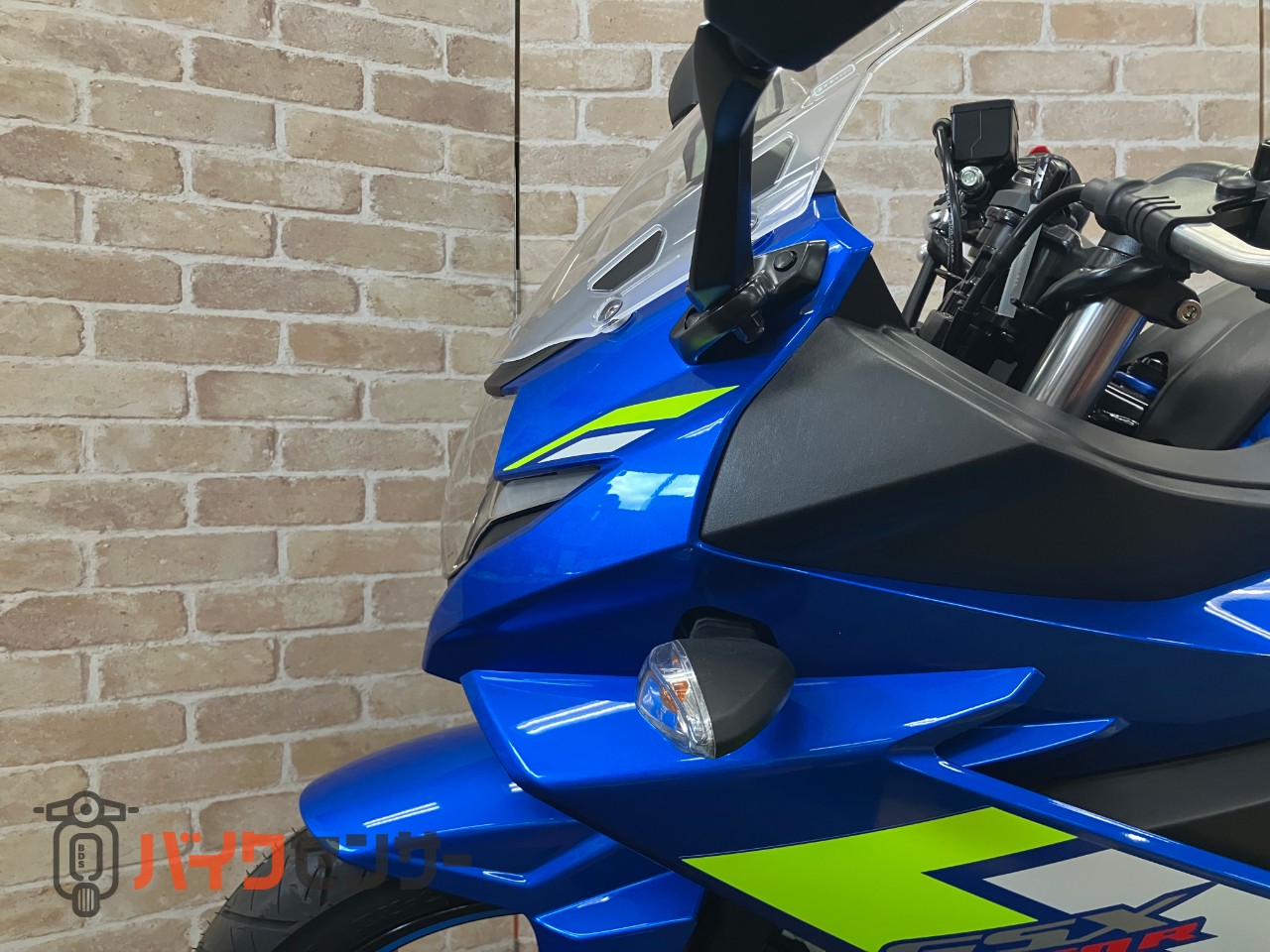 GSX250RM4モデル　LEDヘッドライト　SEPエンジン　4サイクル水冷2気筒_11