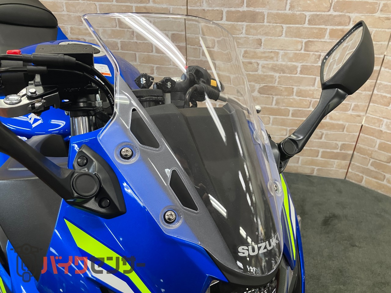 GSX250RM4モデル　LEDヘッドライト　SEPエンジン　4サイクル水冷2気筒_25