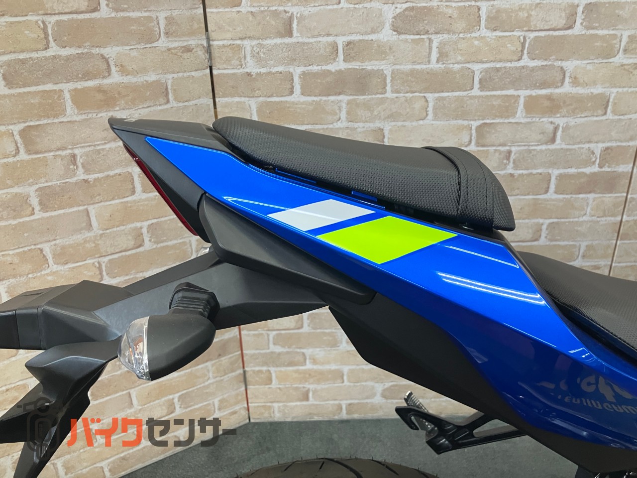 GSX250RM4モデル　LEDヘッドライト　SEPエンジン　4サイクル水冷2気筒_36