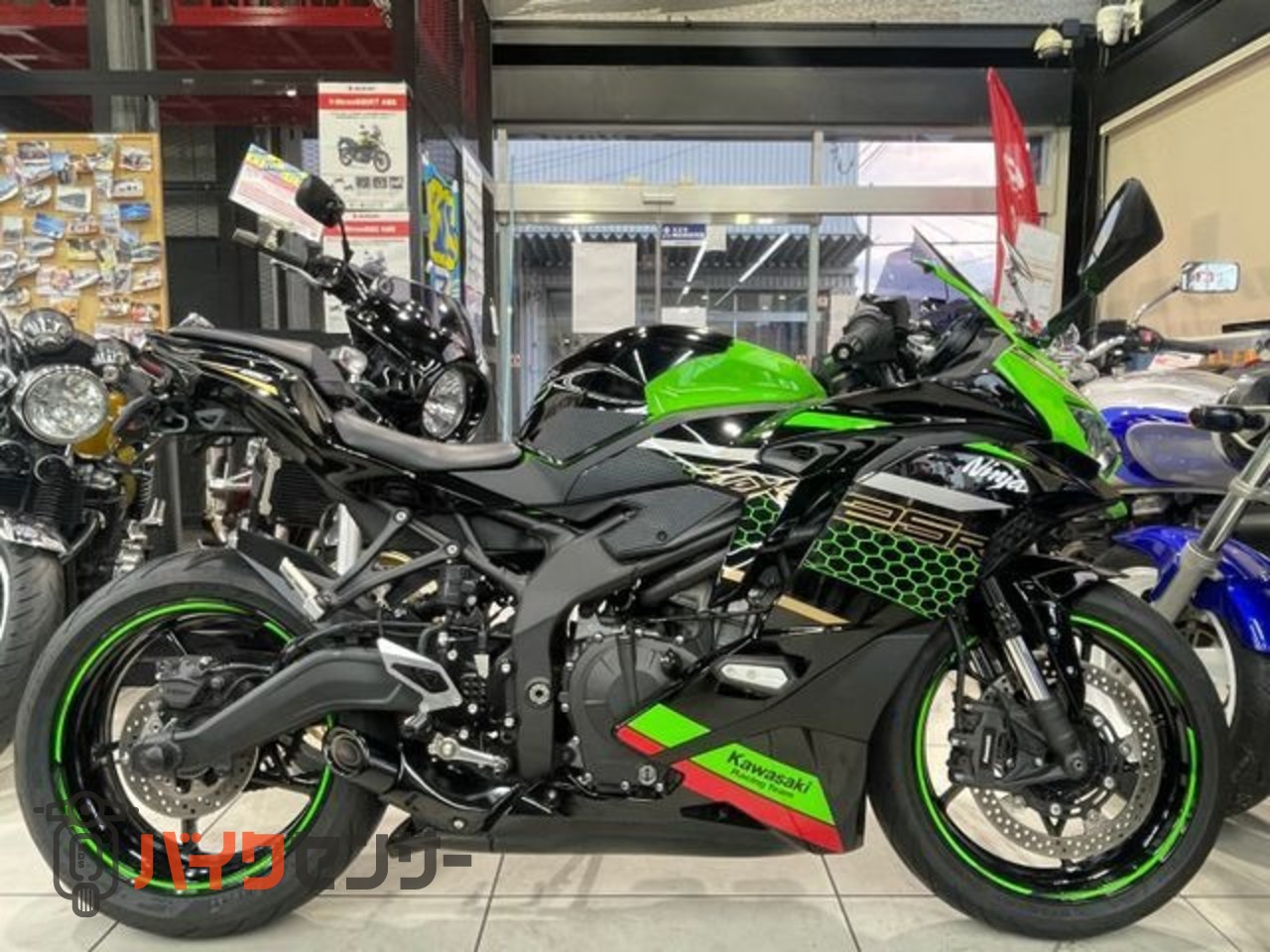 カワサキ Ninja ZX-25R SE ETC USB バックステップ 社外スクリーン