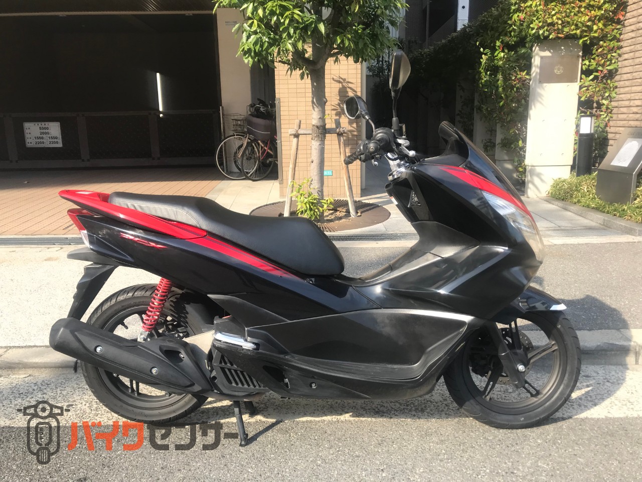 ホンダ PCX125フロントタイヤ新品・フロントブレーキパッド新品・フロントブレーキオイル新品・エアクリーナー新品・バッテリー新品 ...