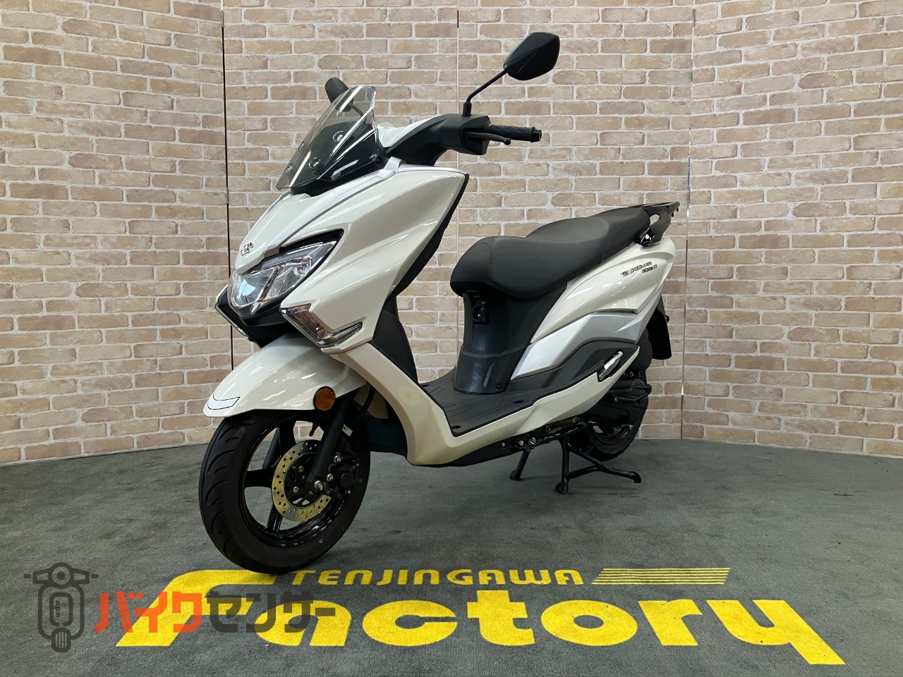 バーグマンストリート125EX_3