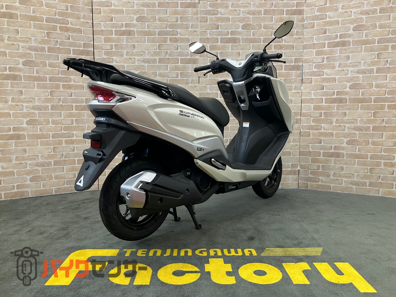 バーグマンストリート125EX_4