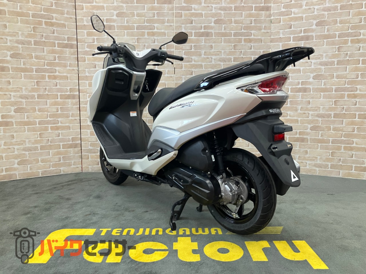 バーグマンストリート125EX_5