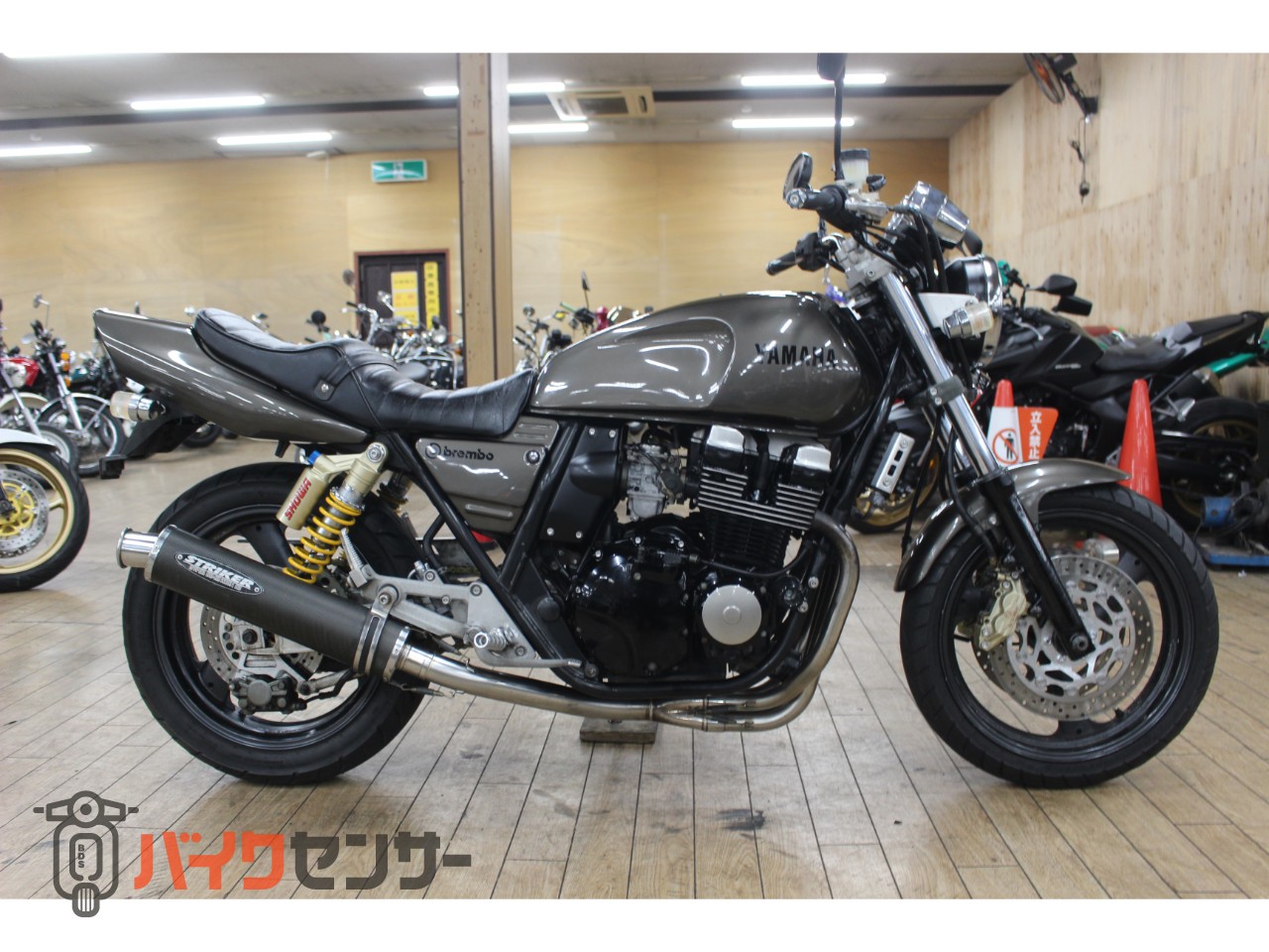 ☆XJR400 4HM 車検丸々2年付きのお値段!! カスタム多数 埼玉☆ ☆XJR400 4HM 車検丸々2年付きのお値段!! カスタム多数 埼玉☆