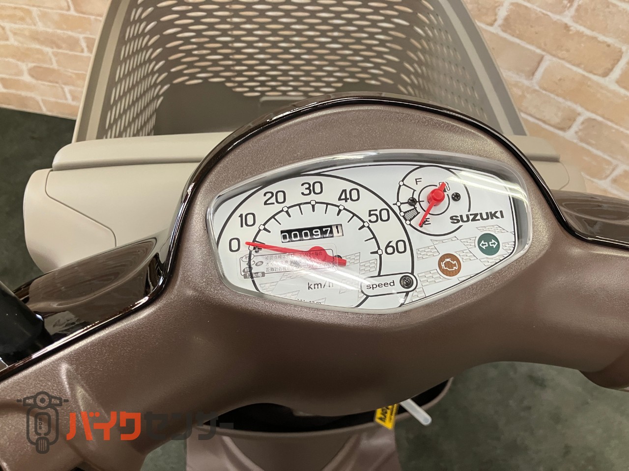 レッツバスケット ワンオーナー　ロールシャッター付前カゴ搭載モデル　グラスミッドナイトブラウン　メットインスクーター_8