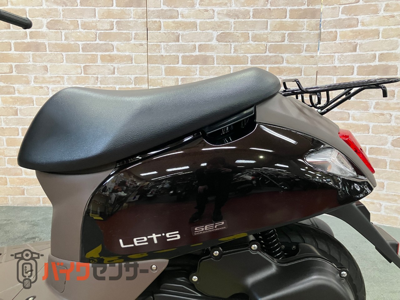 レッツバスケット ワンオーナー　ロールシャッター付前カゴ搭載モデル　グラスミッドナイトブラウン　メットインスクーター_16