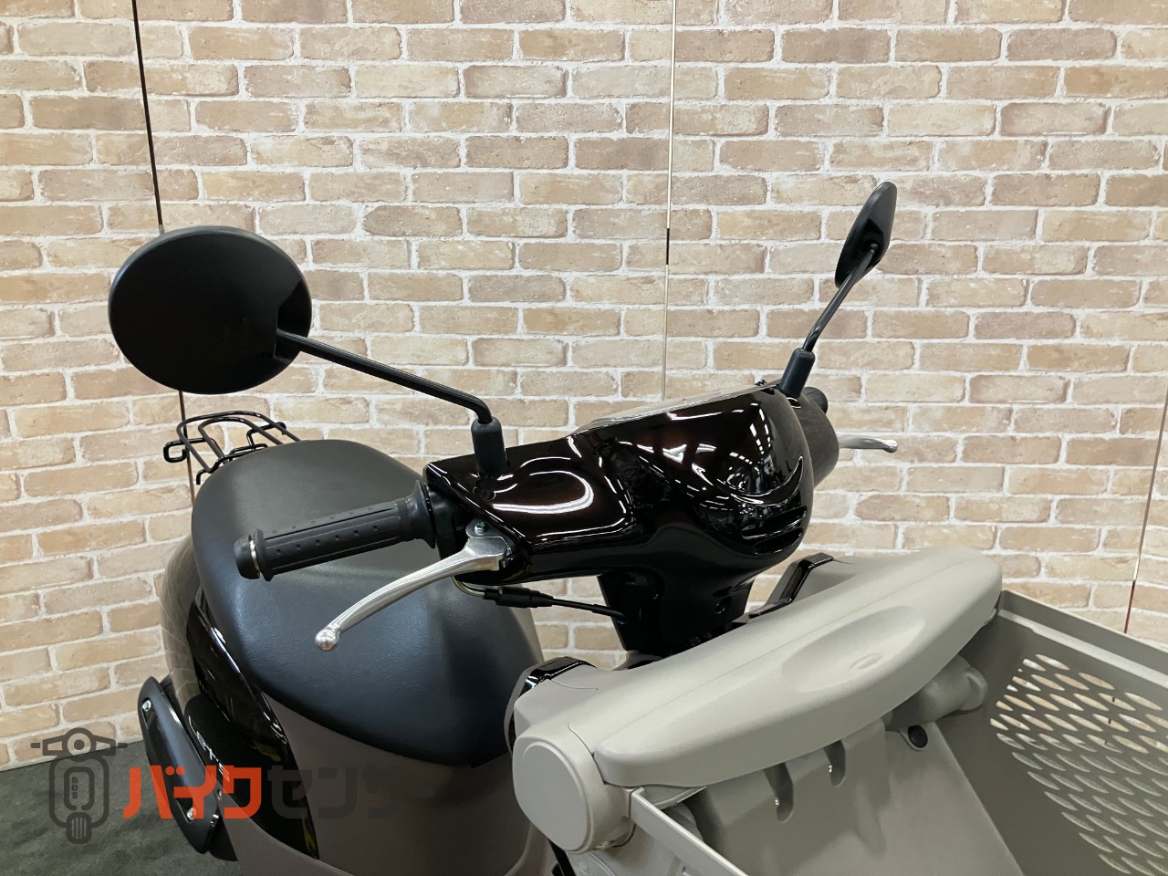 レッツバスケット ワンオーナー　ロールシャッター付前カゴ搭載モデル　グラスミッドナイトブラウン　メットインスクーター_24