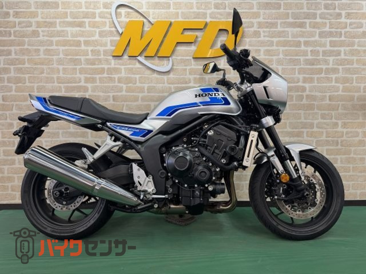 ホンダ CB1000F SE仕様クイックシフター・グリップヒーター標準装備