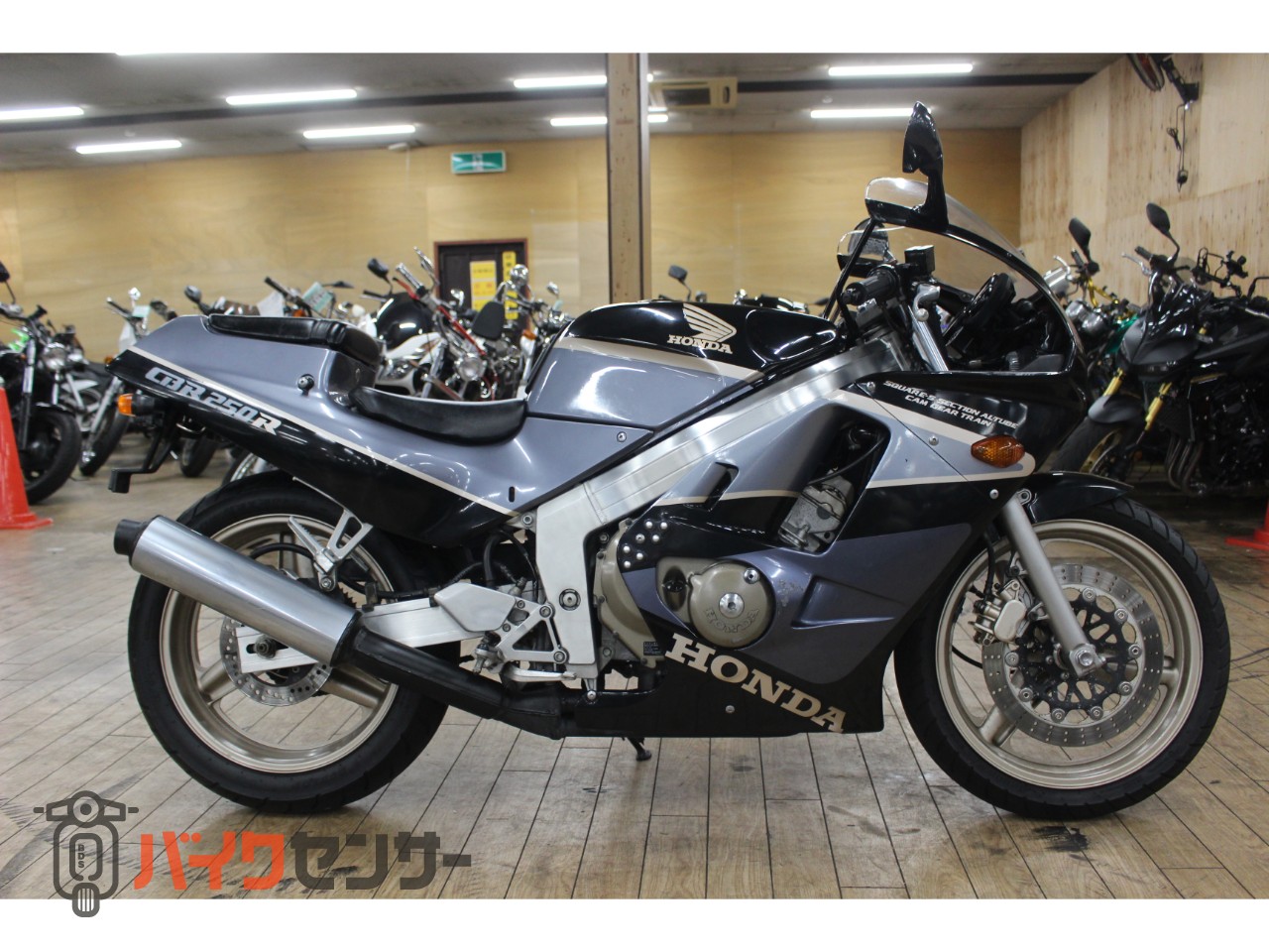 ホンダ 大阪～整備済み CBR250R(MC17/MC19) 極上車両 アフターサービス