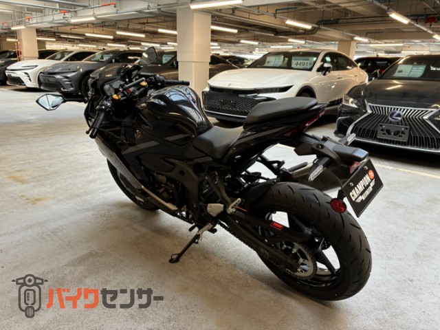 Ninja ZX-4R SE エンジンスライダー ハンドルマウント usb1口