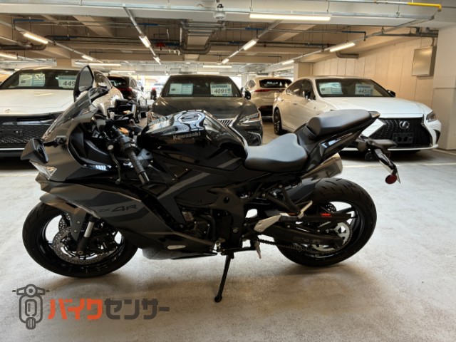 Ninja ZX-4R SE エンジンスライダー ハンドルマウント usb1口