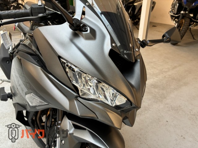 Ninja ZX-4R SE エンジンスライダー ハンドルマウント usb1口
